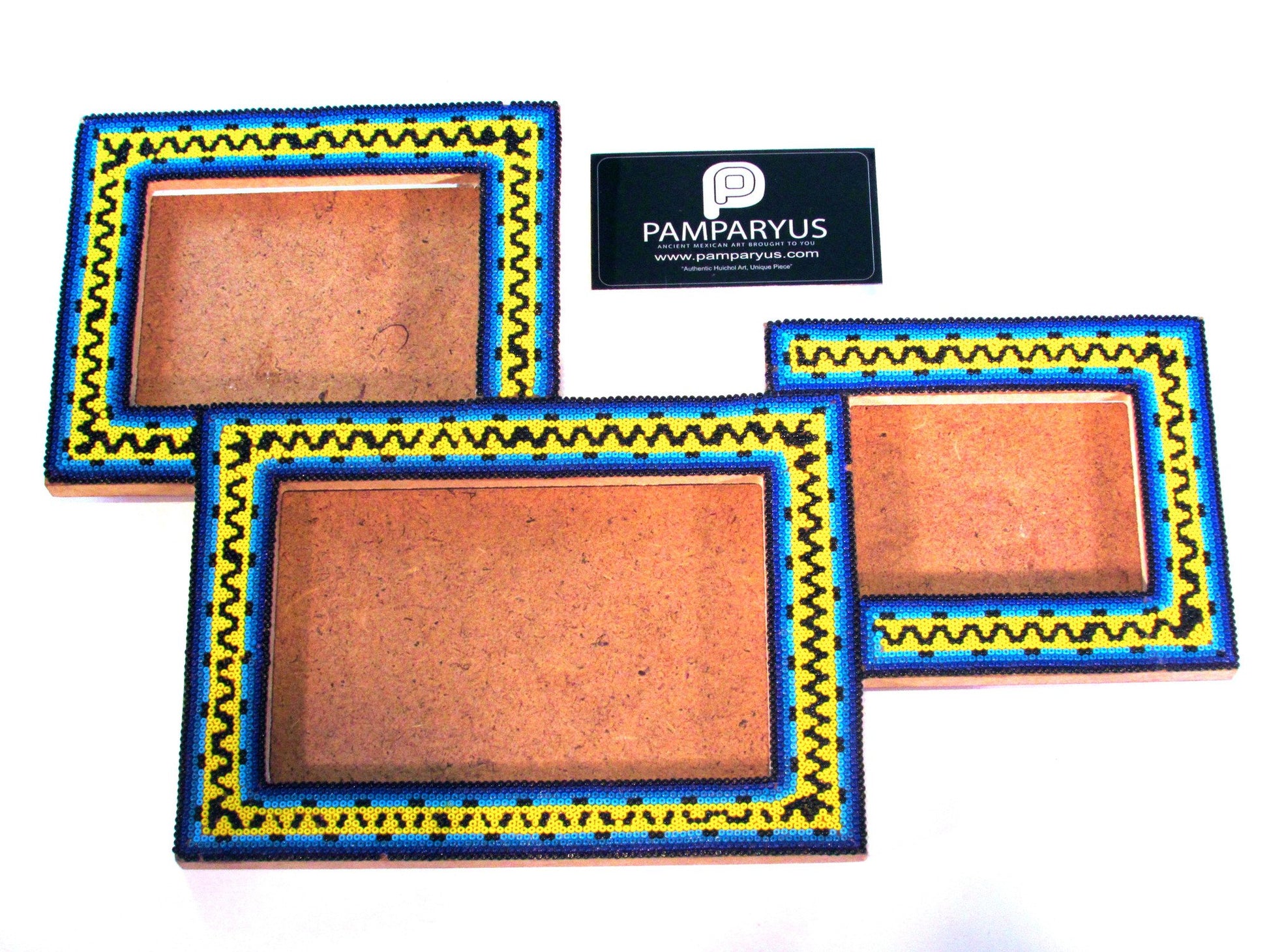 Porta Retrato de tres divisiones Arte Huichol - Pamparyus 