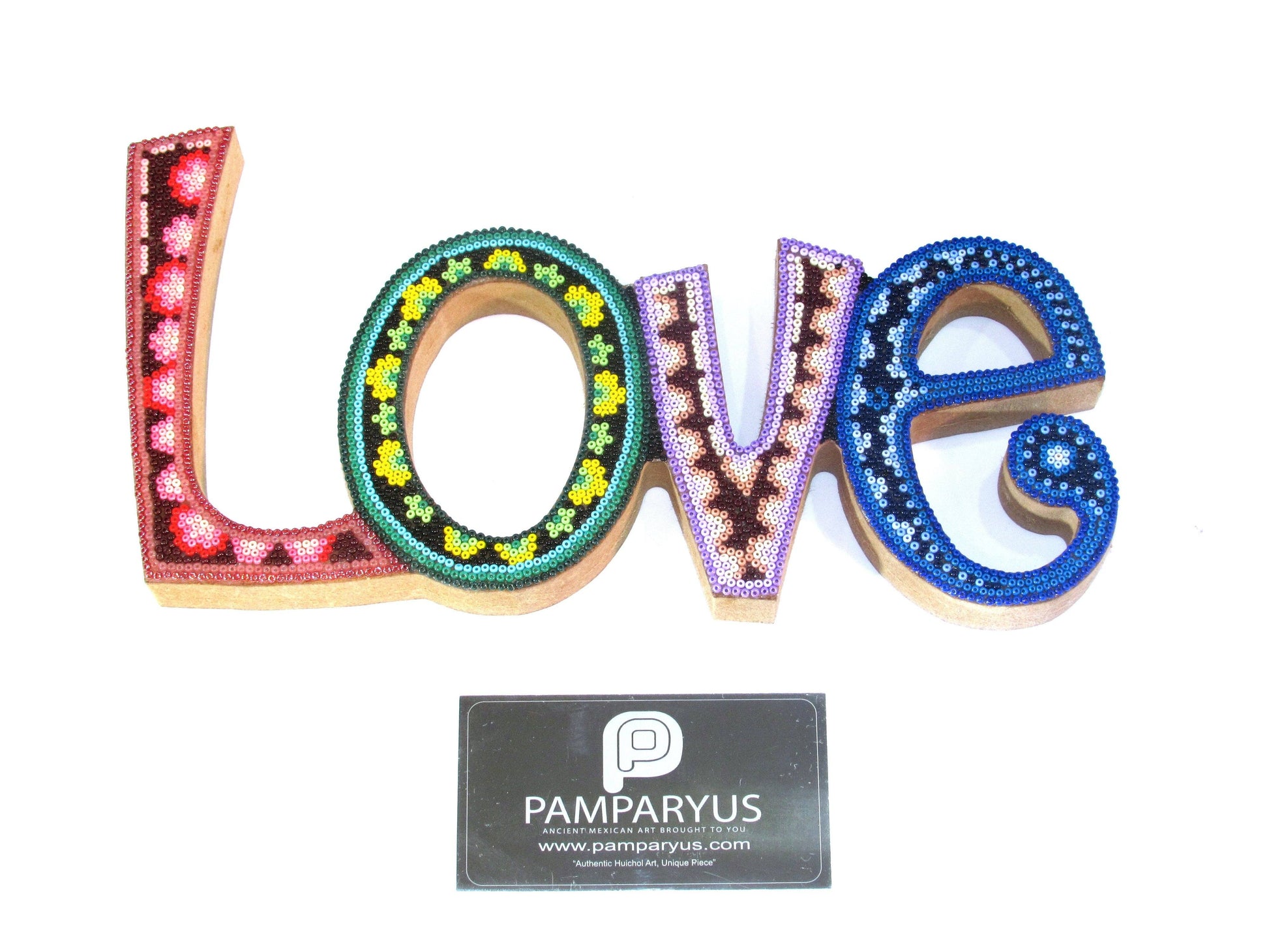 Letrero LOVE Arte Huichol - Pamparyus 