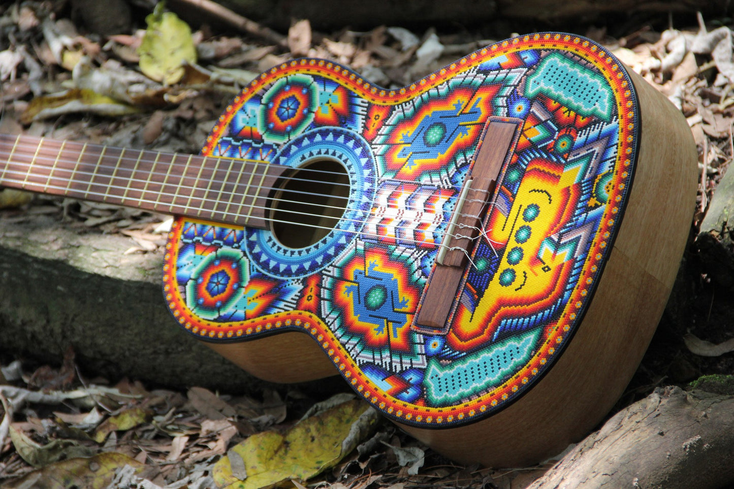 Guitarra Pamparyus Corchea Huichol Arte Huichol - Pamparyus 