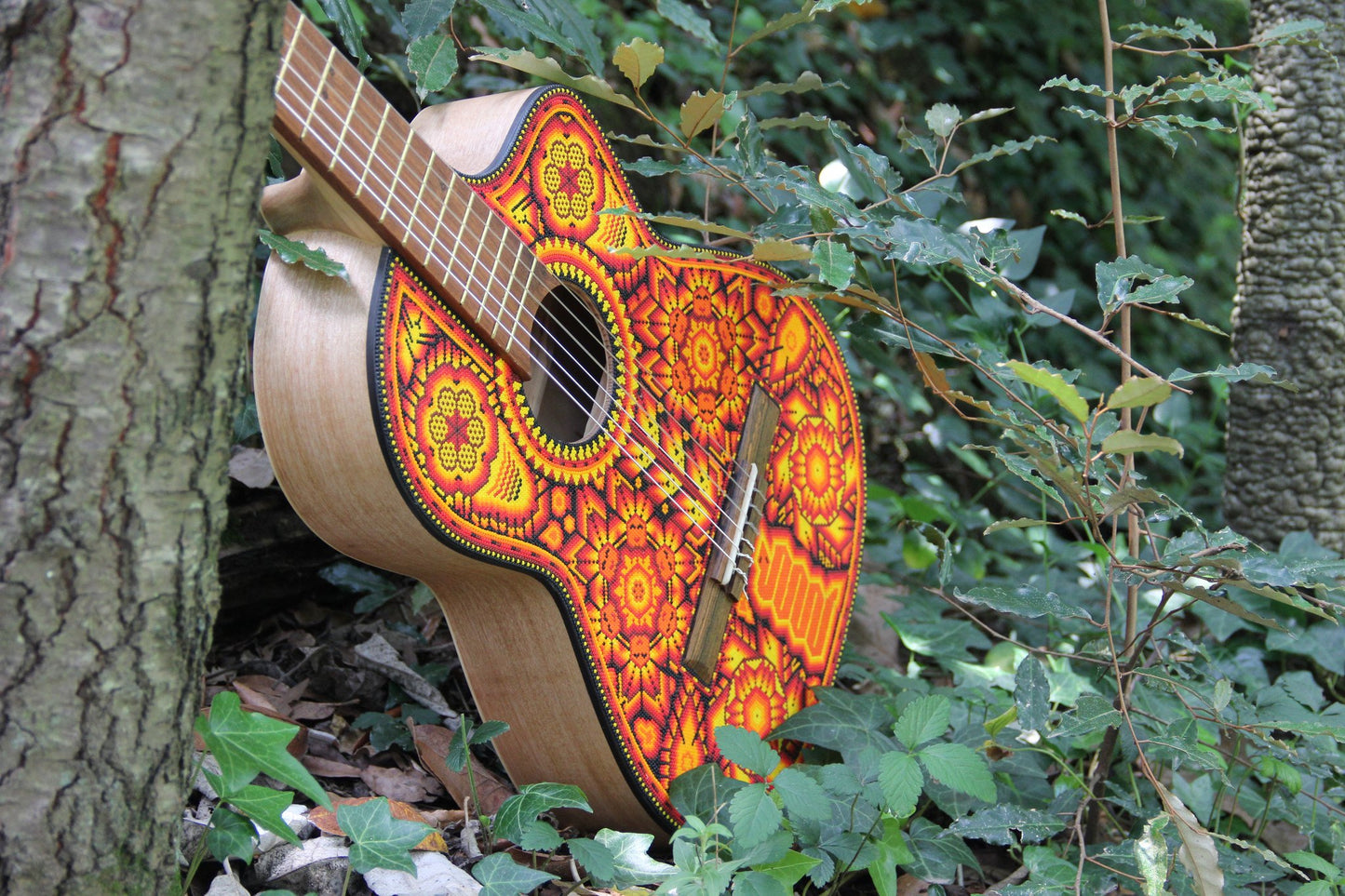 Guitarra Pamparyus Corchea Huichol Arte Huichol - Pamparyus 