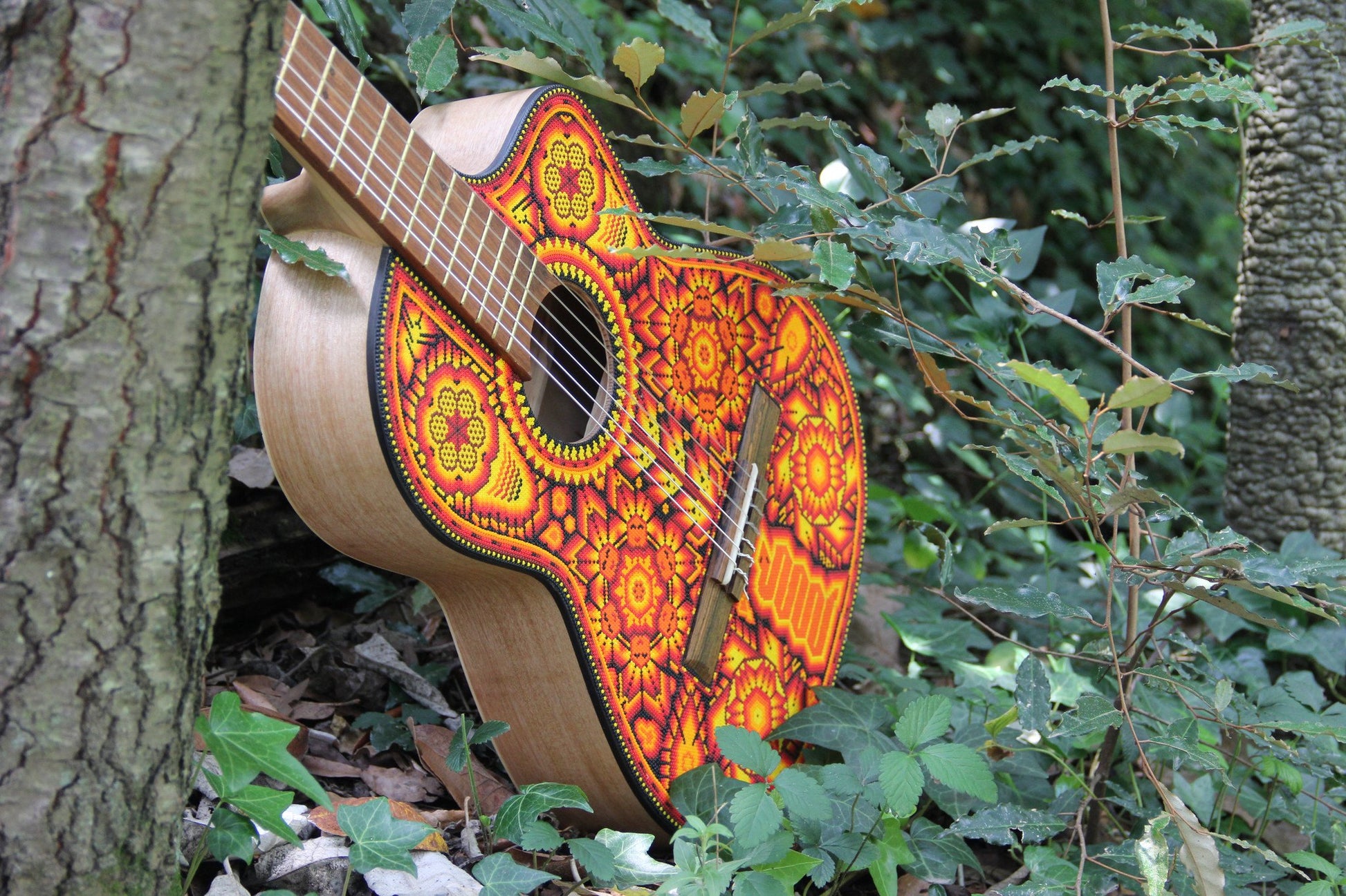Guitarra Pamparyus Corchea Huichol Arte Huichol - Pamparyus 